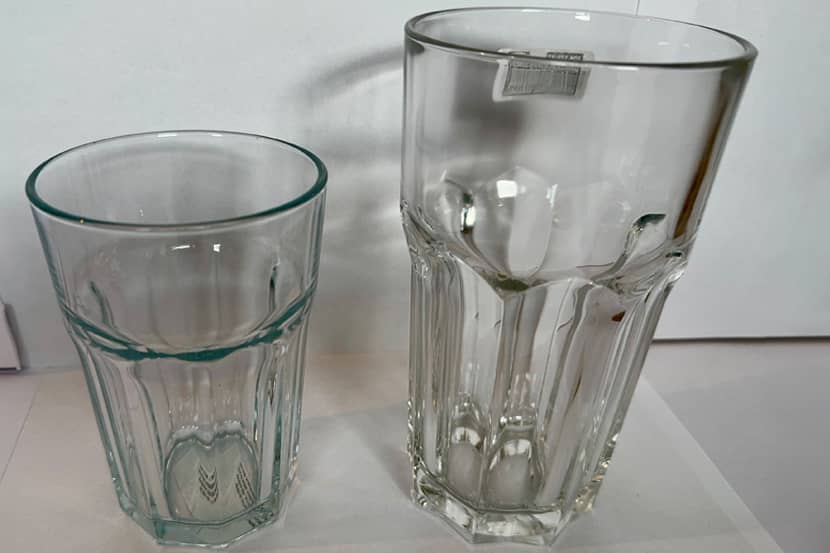 Belangrijke veiligheidswaarschuwing: Gebruik POKAL glazen van IKEA niet voor hete drank