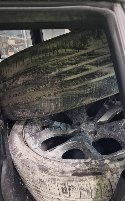 Niet-schone wielen in een auto