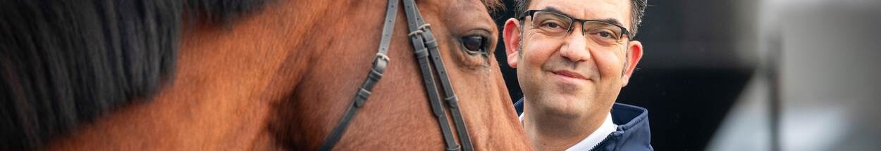 Inspecteur NVWA met paard