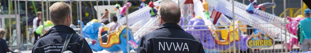 NVWA inspecteurs controleren op kermis