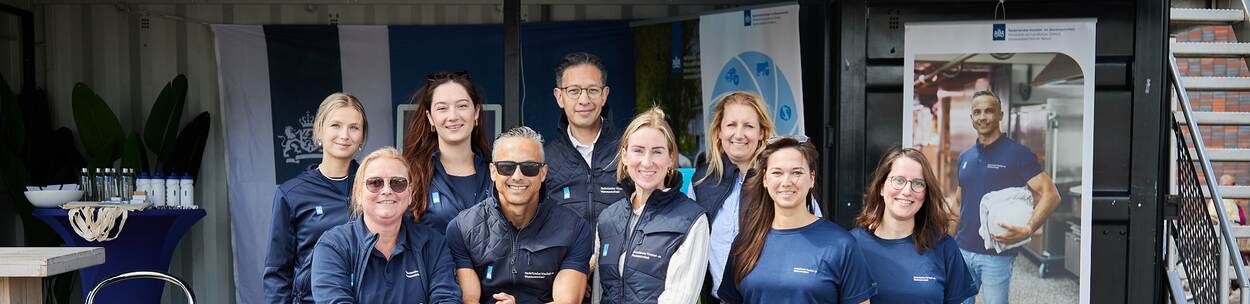 NVWA medewerkers op een evenement