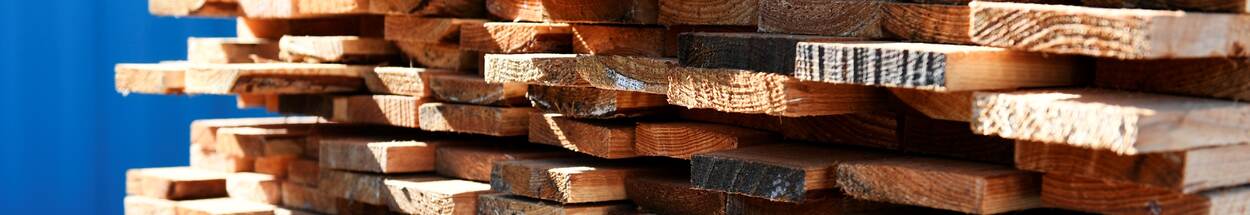 Stapel houten planken