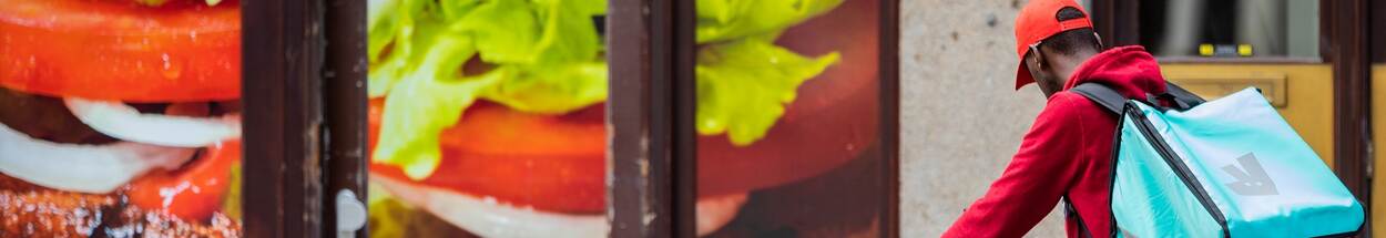 Fietskoerier bezorg eten